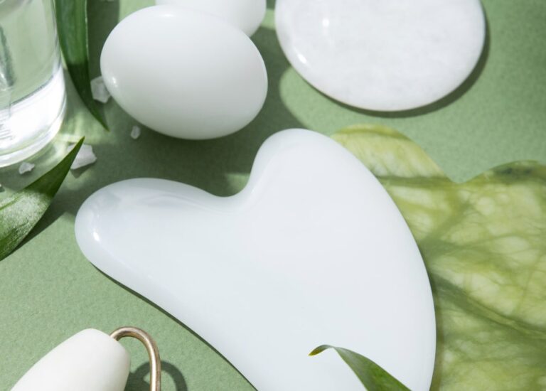 Jade roller/ gua sha / cupping