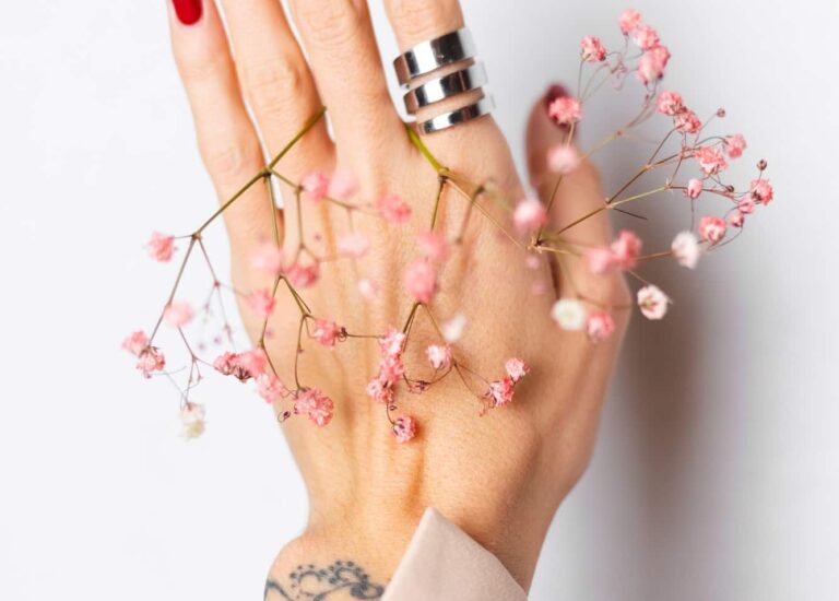 Manicure & polish application